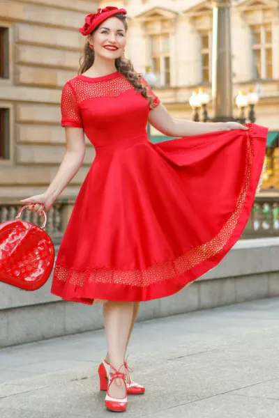 Dolly & Dotty - Tessa Lace Embroidered Swingkjole - Rød