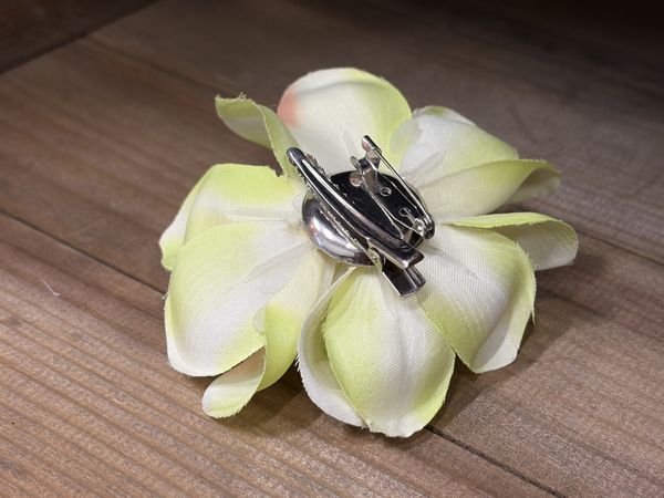 Blossom Hairclip - Lime